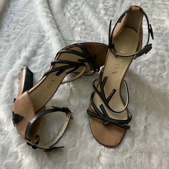 Shoes - PRADA 1990's Rare Designer Vintage Vine Leaf Branch Heels Sandals Tan